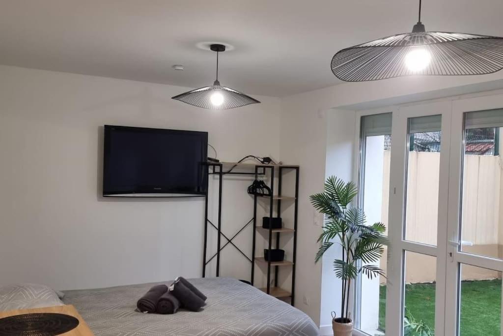 2-appartement Rdc Avec Jardin Apartment Mantes-la-Jolie