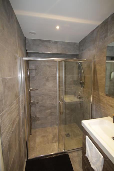 2-appartement Rdc Avec Jardin *