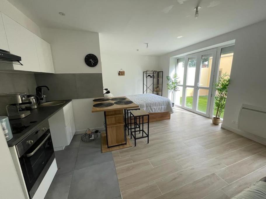 Apartment 2-appartement Rdc Avec Jardin Mantes-la-Jolie